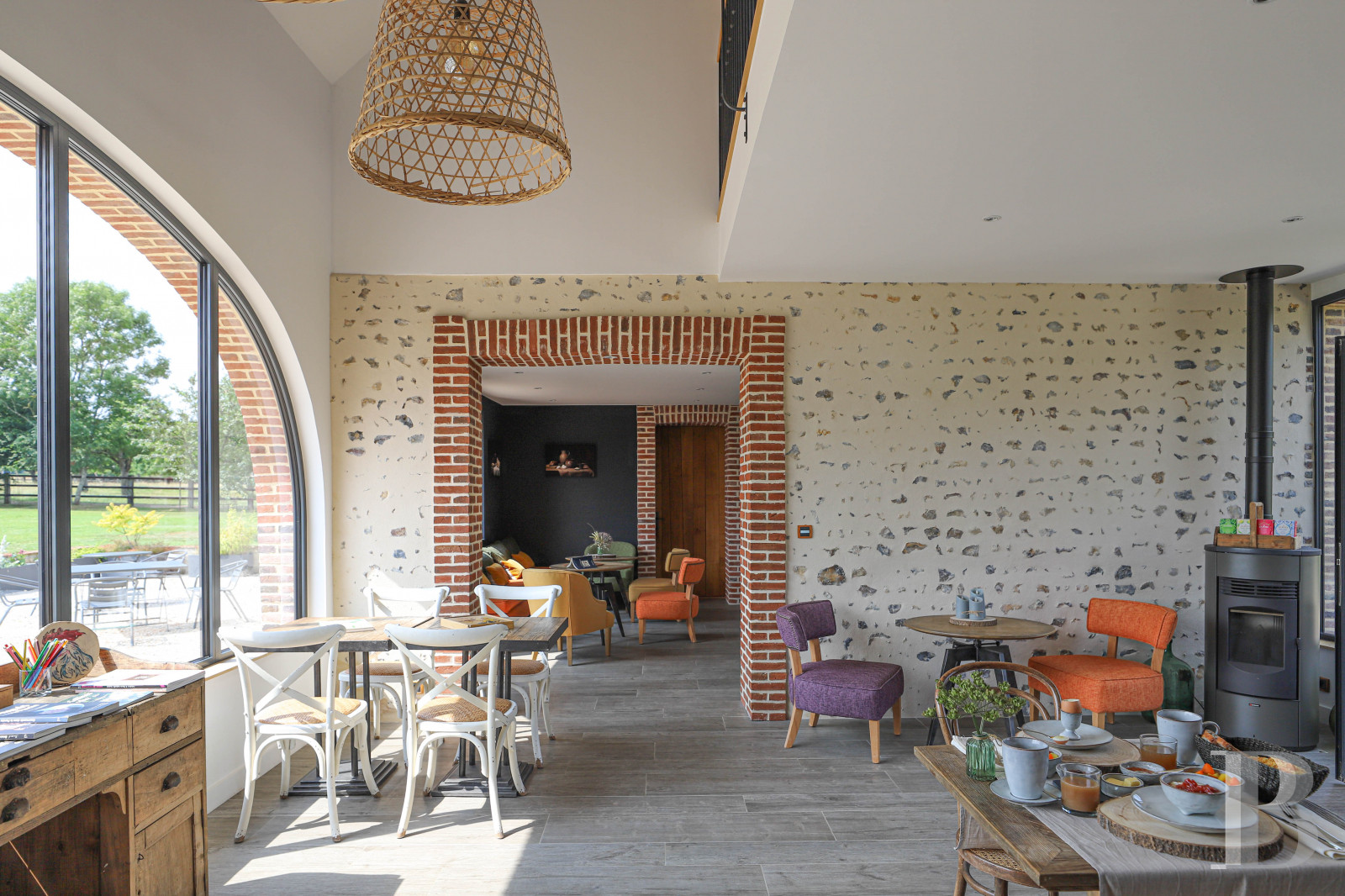 A former 18th century farmhouse with carefully renovated outbuildings on the edge of a forest in Perche - photo  n°11